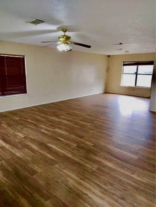 Foto del edificio - 5927 Encanto Point Dr