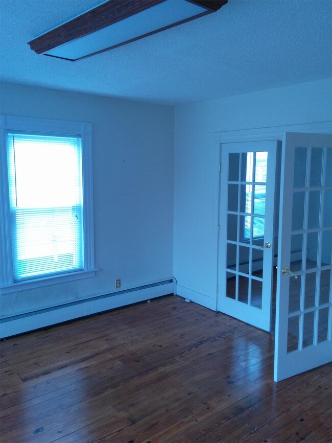 Building Photo - 866 Campbell Ave