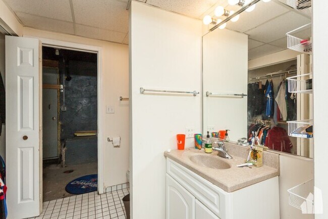 Foto del edificio - 816 W Altgeld St