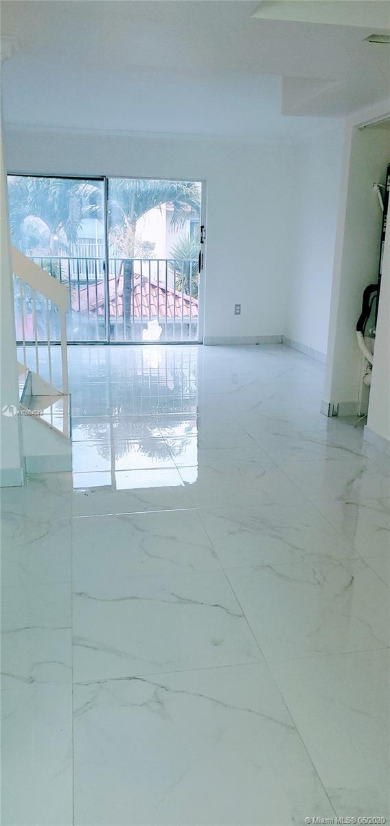 Foto del edificio - 395 NW 86th Pl