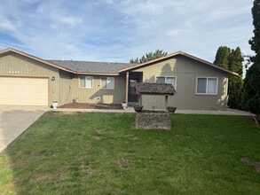 Building Photo - 6402 Fremont Dr