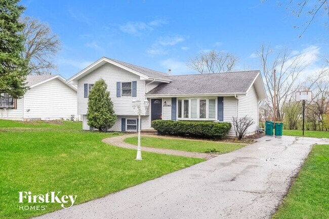 Foto del edificio - 27W040 Hickory Ln