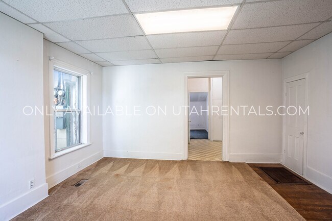 Building Photo - 167 N 100 E