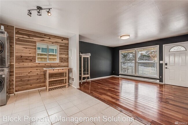 Building Photo - 3 br, 1 bath House - 4024 21st Ave SW