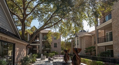 Building Photo - Town Center Crossing