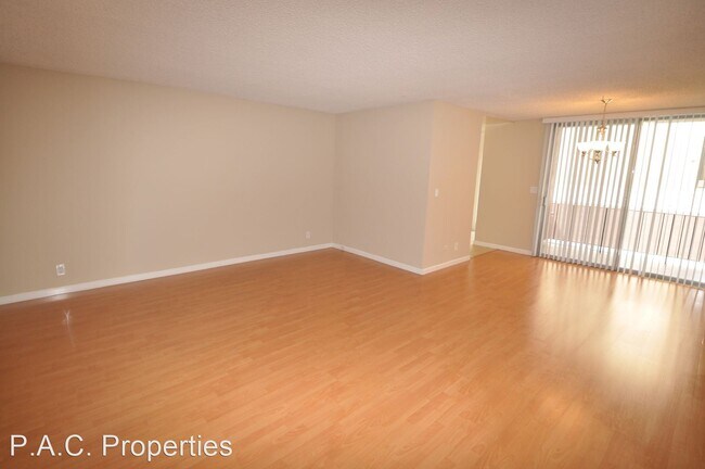 Building Photo - 1 br, 1 bath Apartment - 11310 Camarillo S...