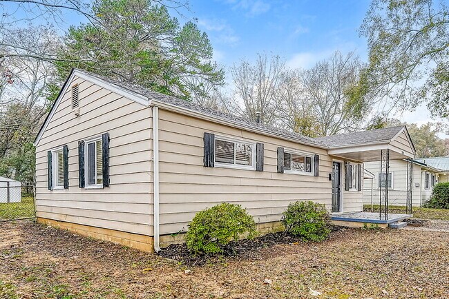 Foto del edificio - 209 Woodward Dr