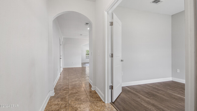 Foto del edificio - 4051 Brook Stone Dr