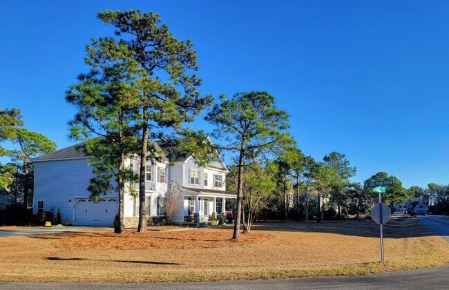 Building Photo - 5 Bedroom 3 Bath home in Mimosa Bay