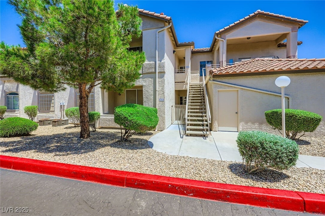 Primary Photo - 75 N Valle Verde Dr