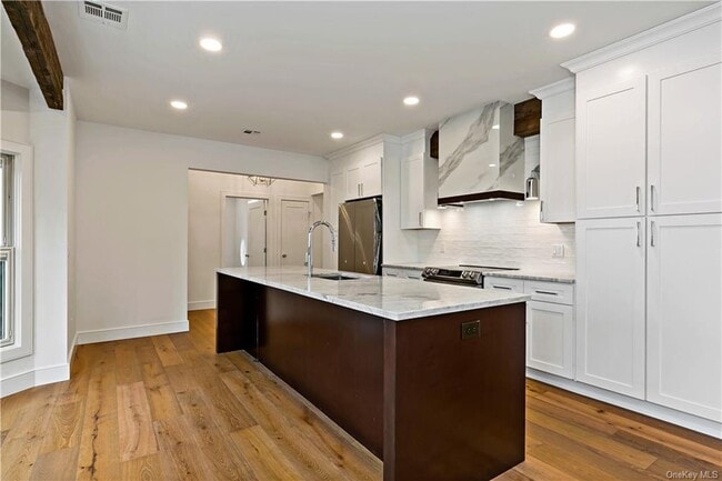 Building Photo - 92 S Highland Ave