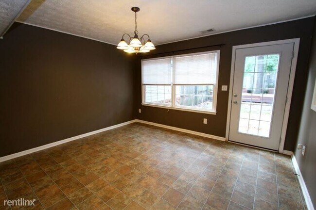 Building Photo - 3 br, 2.5 bath Townhome - 514 Oak Meadow Ln