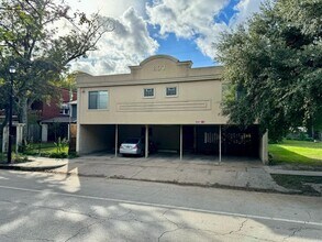 Building Photo - 807 Heights Blvd