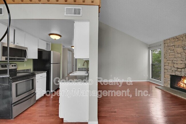 Foto del edificio - 6420 South Dayton Street
