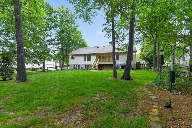 Foto del edificio - 8928 Cottongrass St