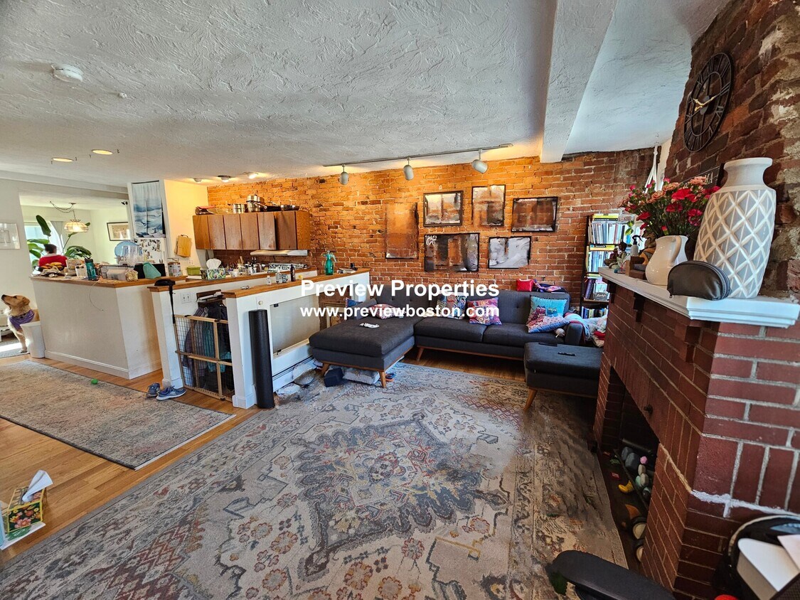 Primary Photo - 131 Sutherland Rd