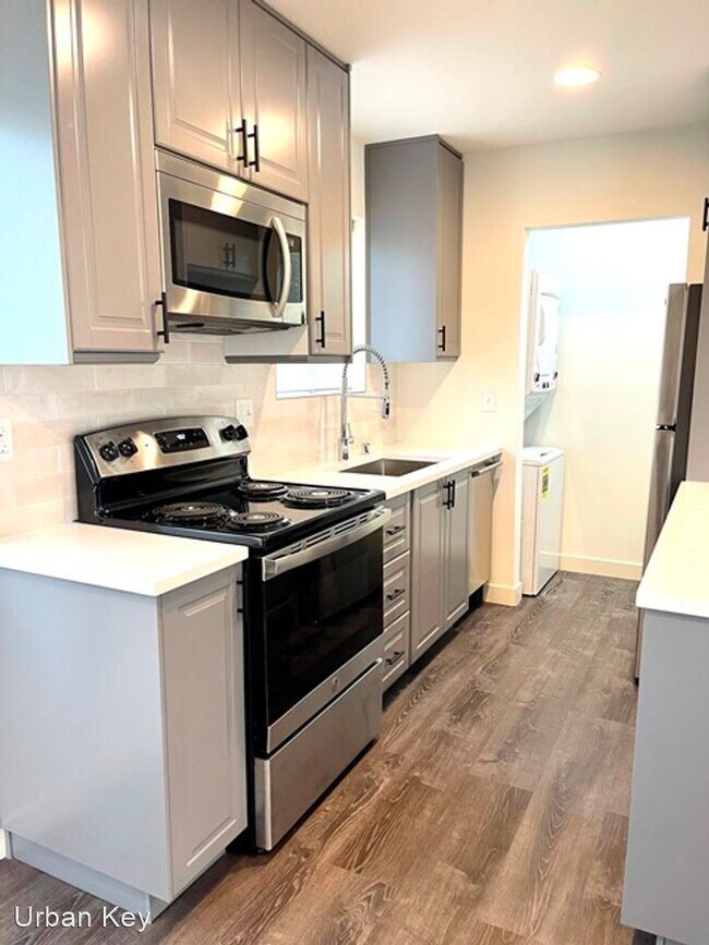 Foto del edificio - 2 br, 1 bath House - 10448 5th Ave SW