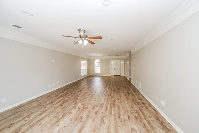 Building Photo - 6423 Cheyenne Dr