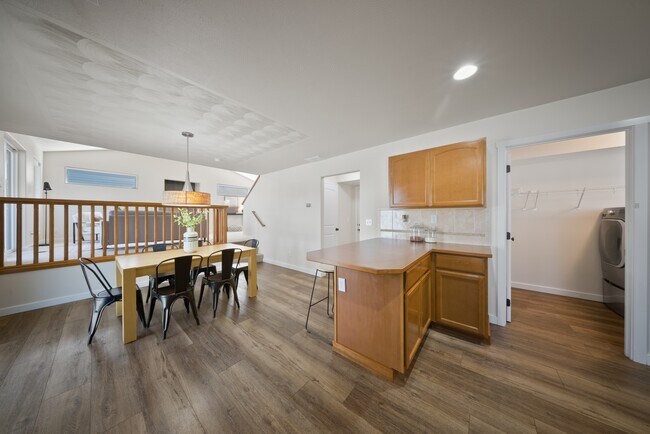 Building Photo - 1610 N Corbin Ln