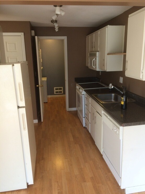 1904 75th St SE, Everett, WA 98203 Townhouse for Rent in Everett, WA