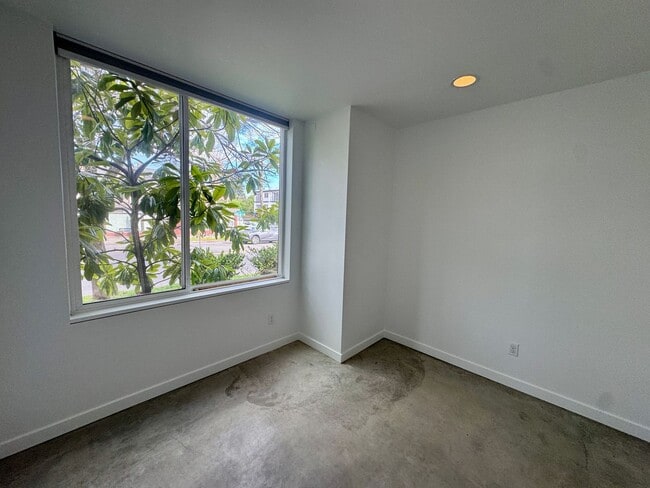 Building Photo - Beautiful West Seattle Townhome