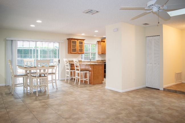 Building Photo - 91 Abalone Ln E