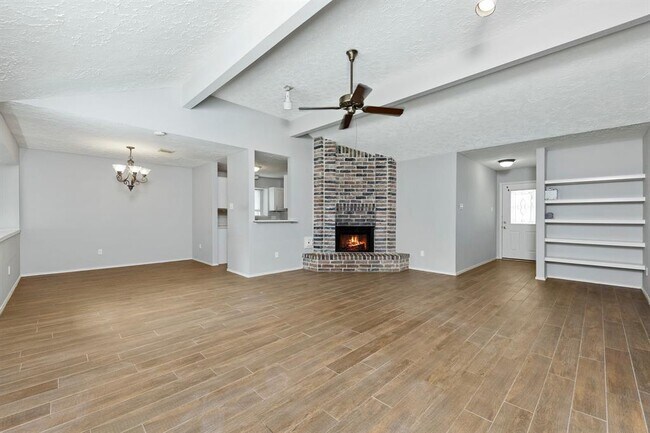 Building Photo - 1534 Vickery Dr