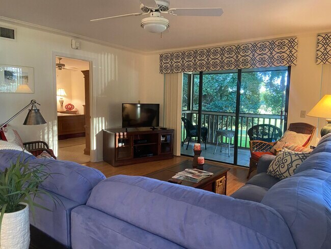 Foto del edificio - 428 Brackenwood Ln S
