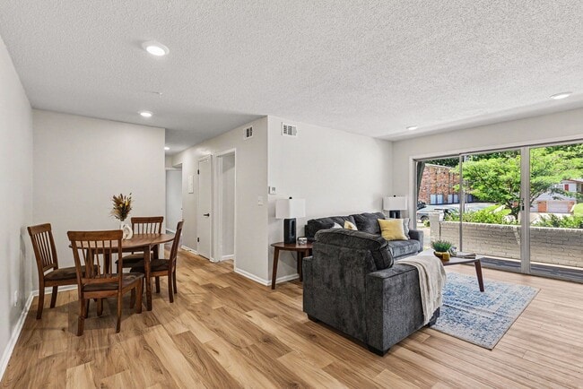 Foto del edificio - Heatherwood Apartments