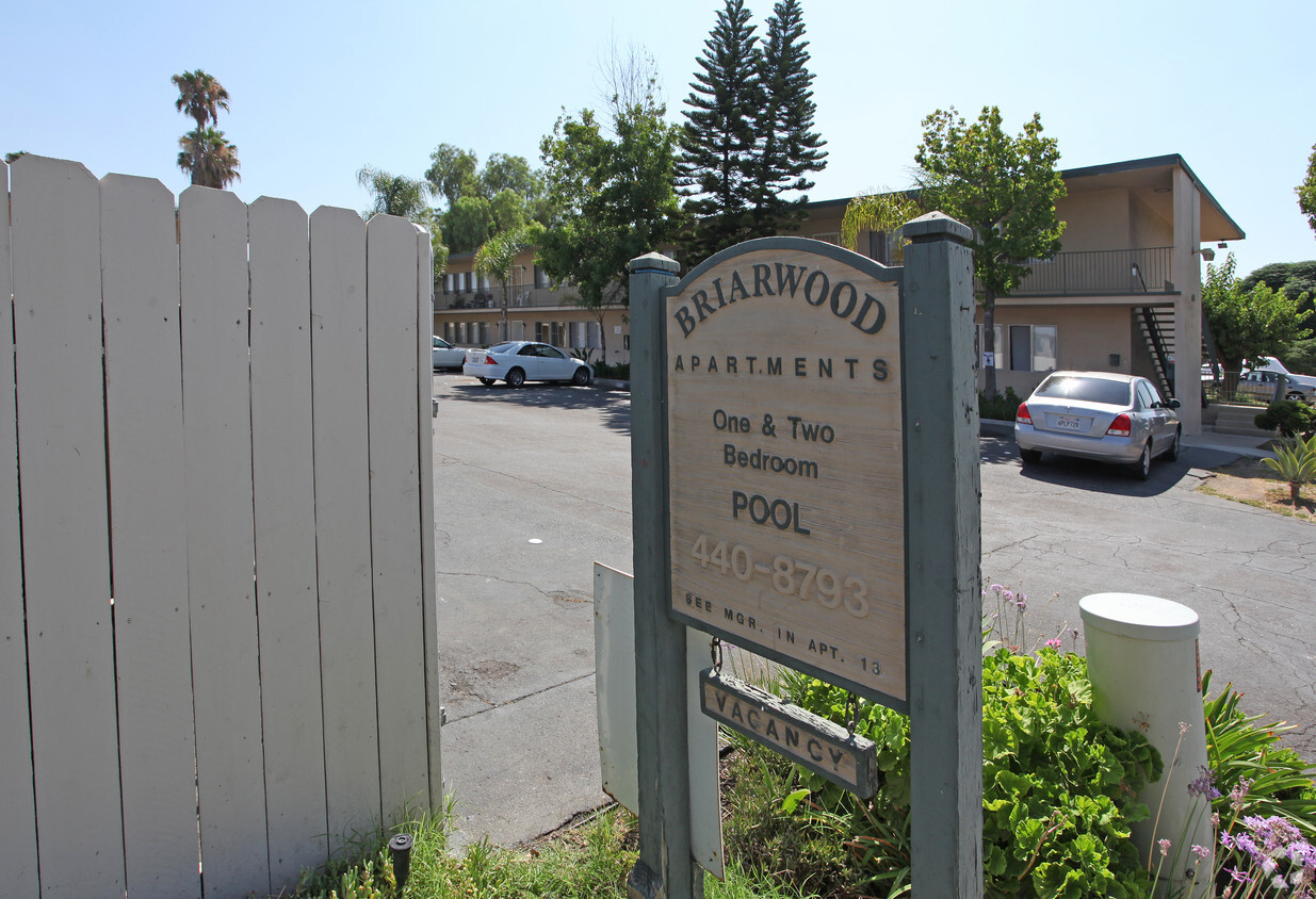 Building Photo - Briarwood Apartments