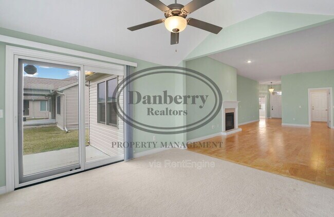 Building Photo - 14866 Lake Winds Dr