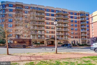 Building Photo - 1200 Braddock Pl