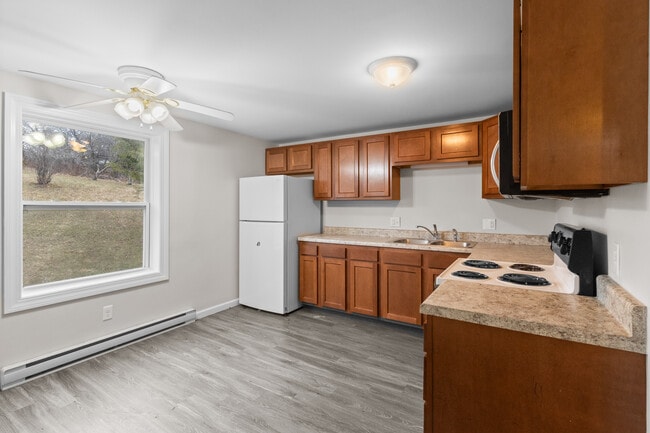 Building Photo - Hammerstone Village Apartments