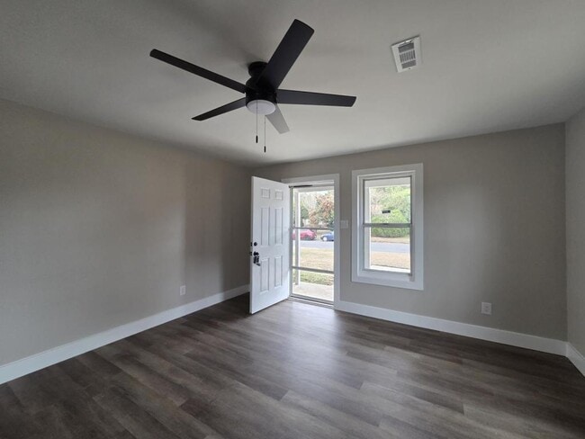 Building Photo - 1502 N 26th St