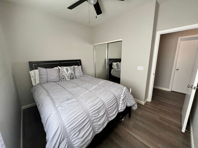 Foto del edificio - 1280 S Bridgegate Dr