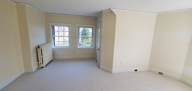 Building Photo - 11 Highland St