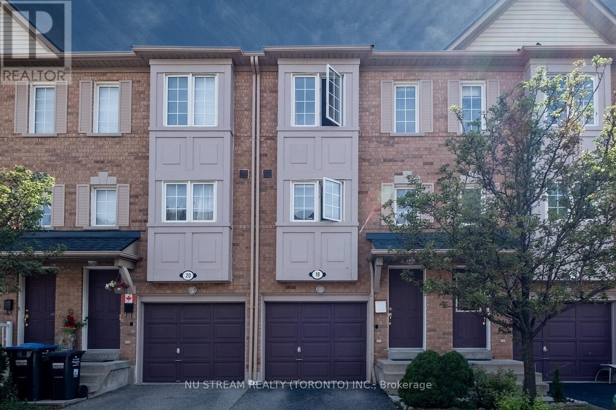 Primary Photo - 1128 Dundas St W