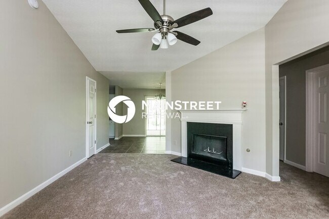 Foto del edificio - 3 Bedroom Pet-Friendly Home in Hampton, GA with Main Street Renewal