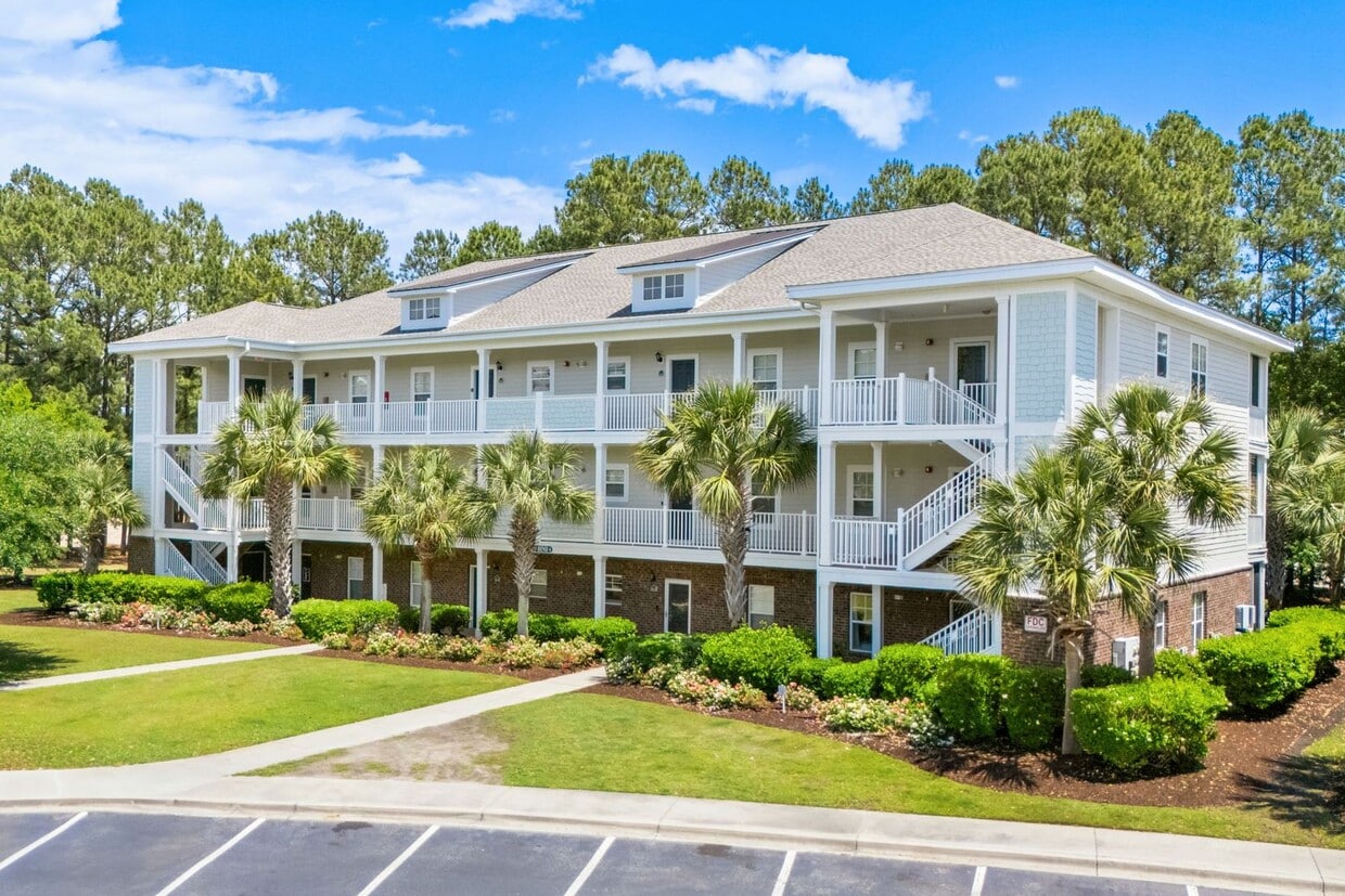 Foto principal - “Snowbird & Mid-Term Rental – 2BR Barefoot...