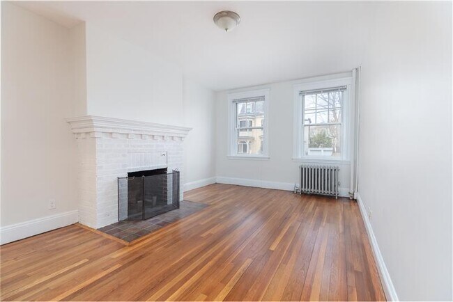 Building Photo - 28 Langdon St