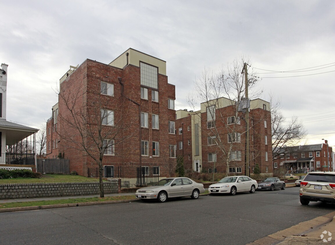 Building Photo - 5401-5407 9th St NW