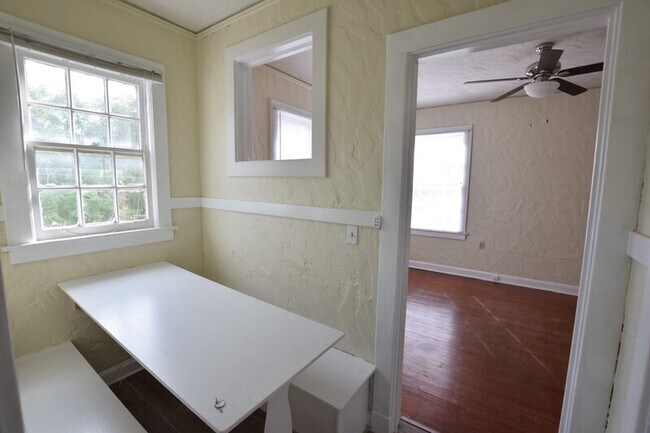 Foto del edificio - 410 E 14th St