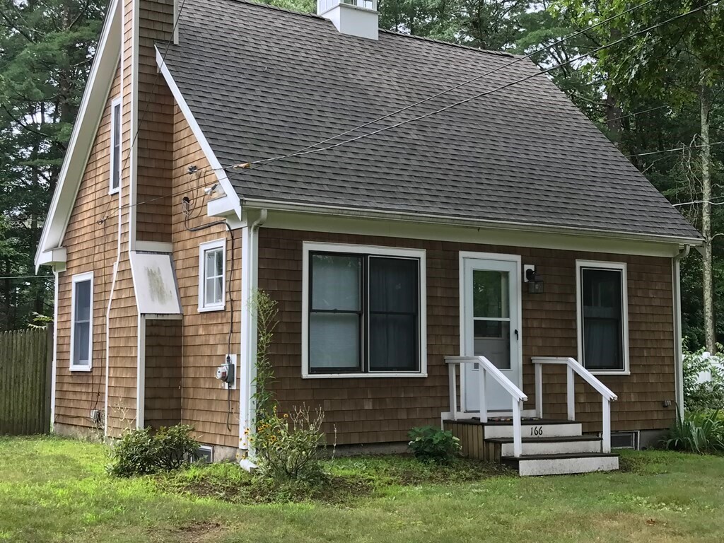 Primary Photo - 166 Beach St