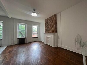 Building Photo - 45 Eldert St