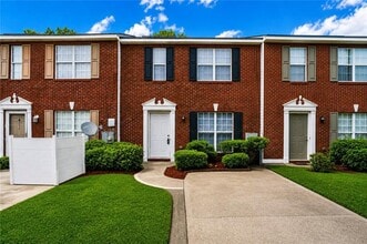 Building Photo - 5791 Strathmoor Manor Cir