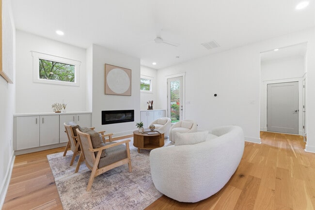 Foto del edificio - 205 Whitefoord Ave NE