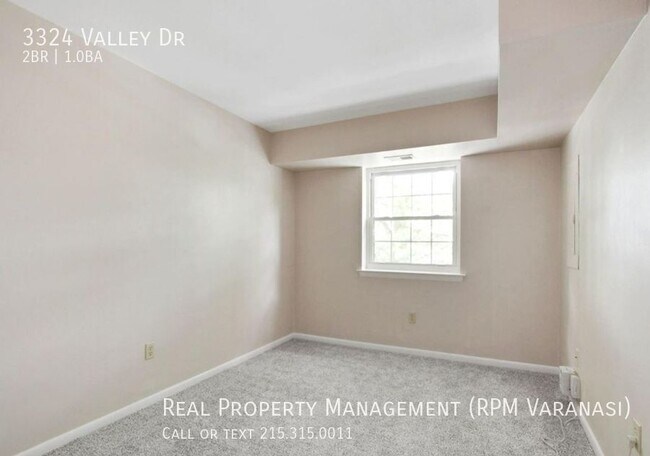 Building Photo - 3324 Valley Dr