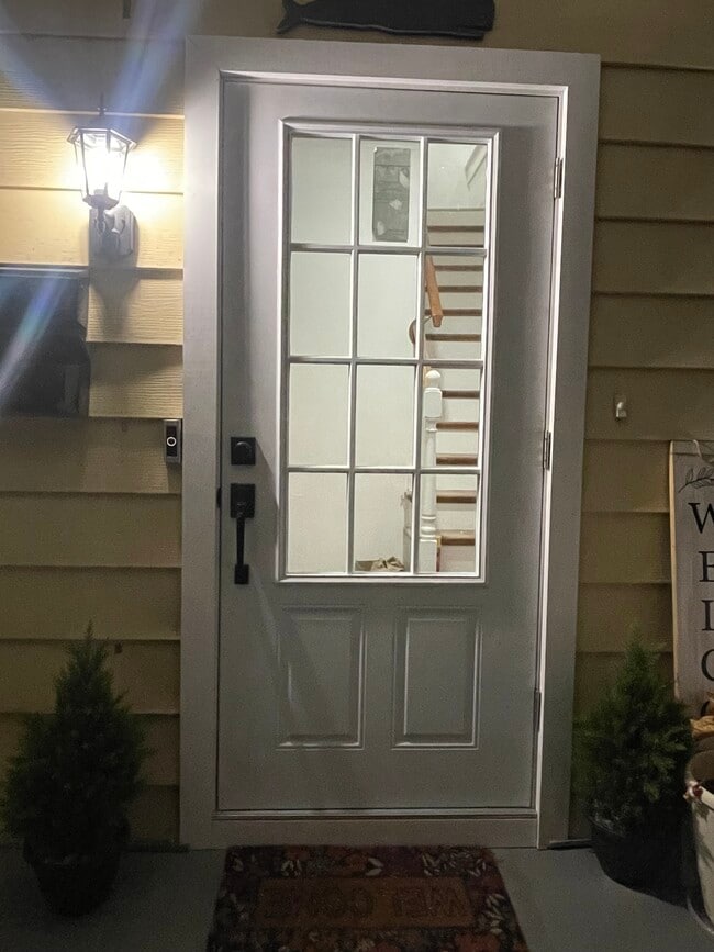 Building Photo - 13 Division St W