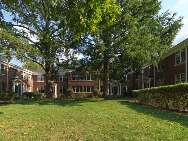 Building Photo - 2432 Glenmary Ave