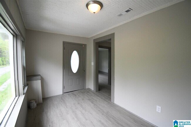 Building Photo - 1043 Birmingham St